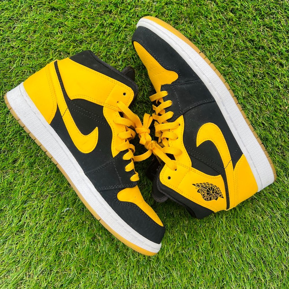 JORDAN 1 RETRO MID NEW LOVE
